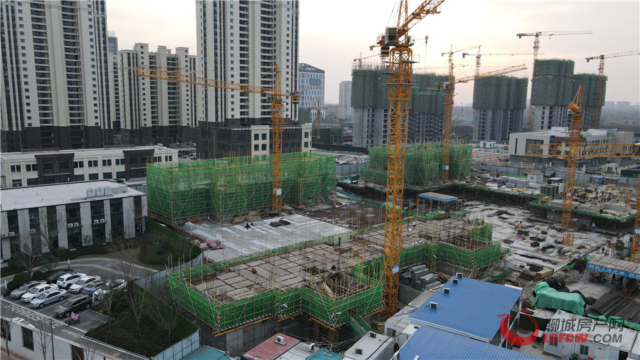 芳华·蘭园位于明德路以东,聊位河东路以西,奥体路以南,东郡路以北