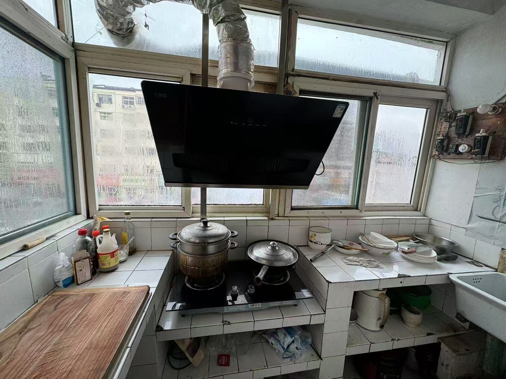 文轩片区老一中多层三楼三室两厅一卫