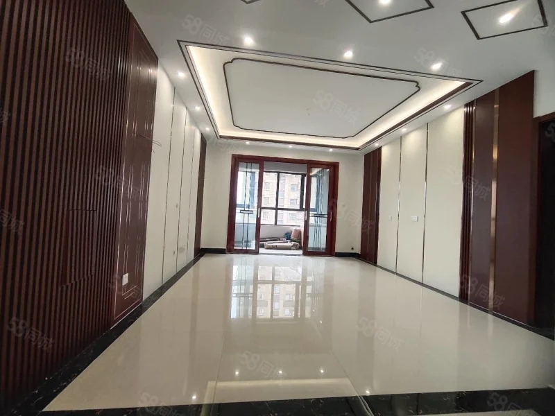公园南邻 孟达中央帝景 东边户 精装四室 新房未住