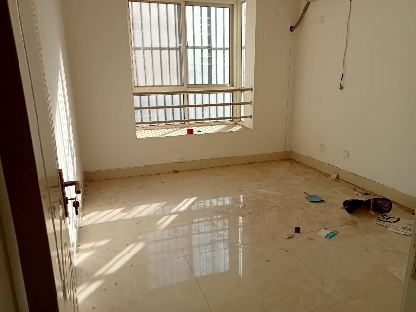 急售开发区建科嘉苑，脑科医院，东昌中学一实验，多层地暖二楼，带车库，东昌丽都宝龙