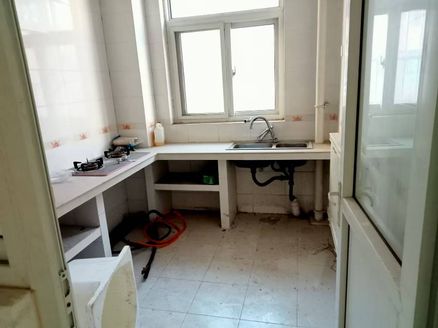 急售开发区建科嘉苑，脑科医院，东昌中学一实验，多层地暖二楼，带车库，东昌丽都宝龙